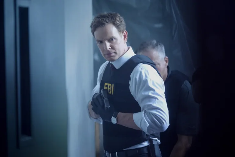 "The Deep" -- CBS Original Series CIA, scheduled to air on Monday, Oct. 5 (9:00-10:00 PM, ET/PT), on the CBS Television Network and streaming on Paramount+.  Pictured: Nick Gehlfuss as Special Agent Bill Goodman. Photo: Mark Schafer/CBS ©2026 CBS Broadcasting, Inc. All Rights Reserved.