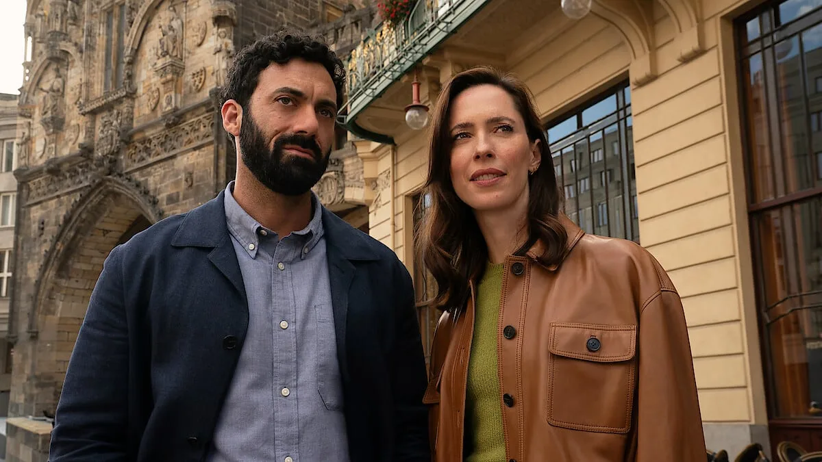 Morgan Spector as Robert Langdon and Rebecca Hall as Katherine Solomon The Secret Of Secrets