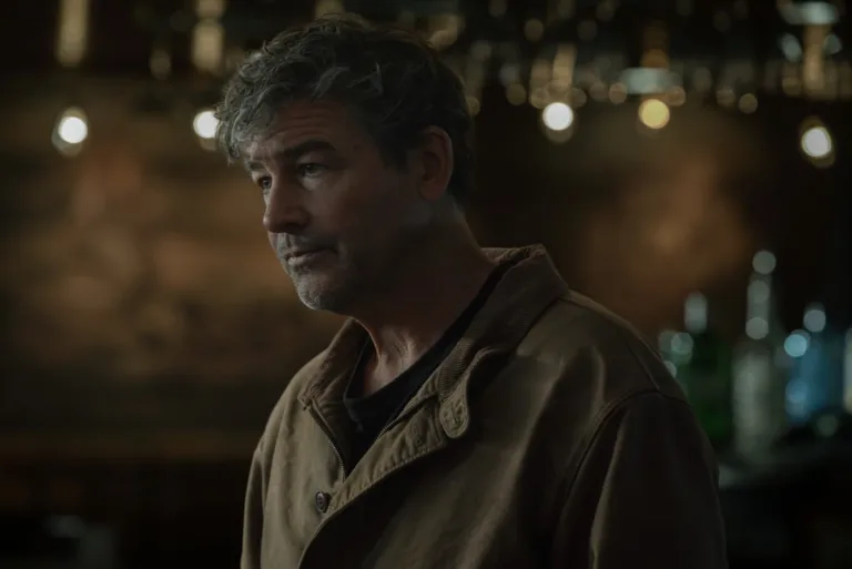 Kyle Chandler LANTERNS Season 1 Episode 4