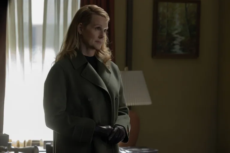 Laura Linney LANTERNS Season 1 Episode 4
