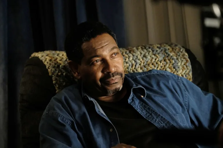 FX's The Drop: A Snowfall Saga -- "Click Pop" -- Season 1, Episode 1 (Airs Tuesday, September 8) -- Pictured: Mykelti Williamson as Big Daddy Kinsey -- CR: Ray Mickshaw/FX