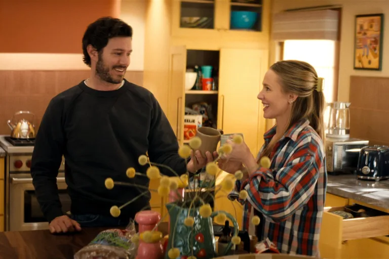 Nobody Wants This. (L to R) Adam Brody as Noah, Kristen Bell as Joanne in episode 301 of Nobody Wants This. Cr. Courtesy of Netflix © 2026