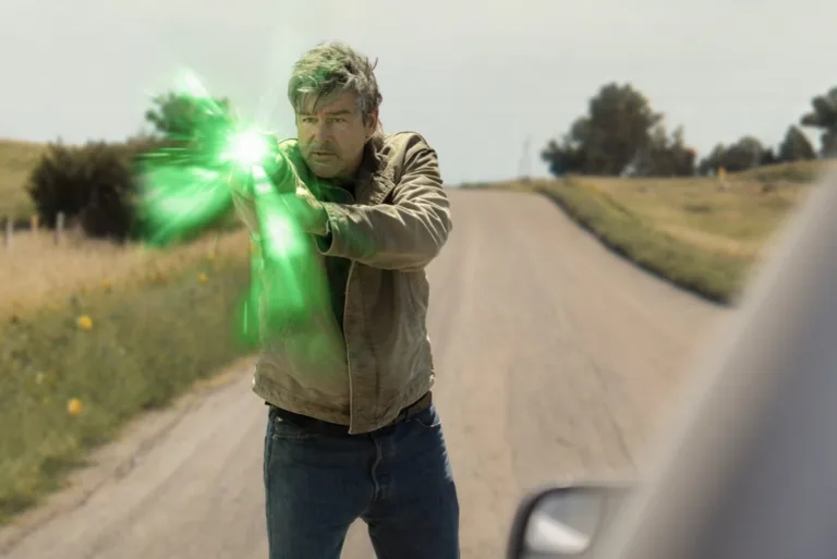 Kyle Chandler LANTERNS Season 1 Episode 5