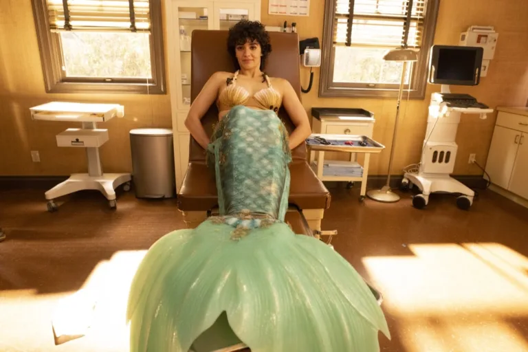 BEST MEDICINE: Ellen Soraya Nikbakht in the season two premiere of "Be Careful What You Fish For" on Tuesday, September 22 (8:00-9:00 PM ET/PT) on FOX. © 2026 Fox Media LLC. CR: Danielle Mathias/FOX.