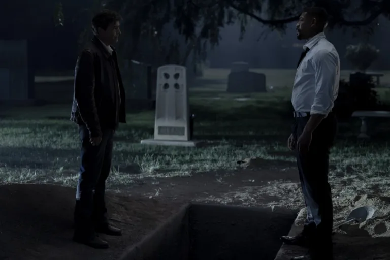 Kyle Chandler, Aaron Pierre LANTERNS Season 1 Episode 6