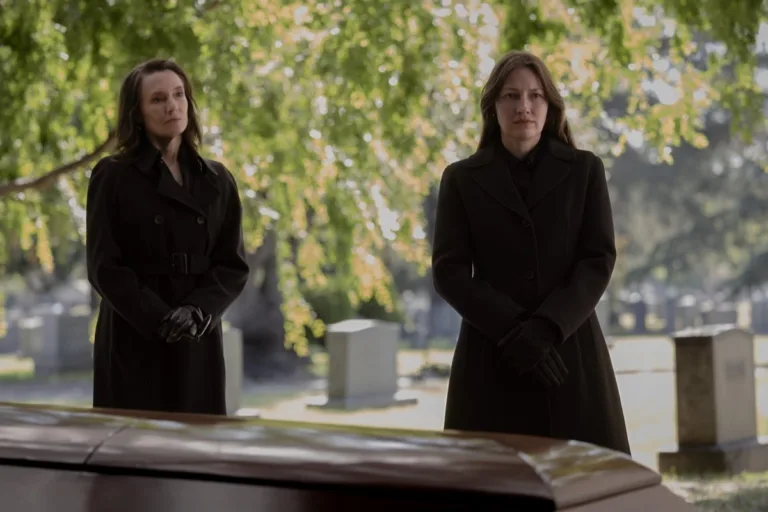 Amie Mackenzie, Kelly Macdonald LANTERNS Season 1 Episode 6