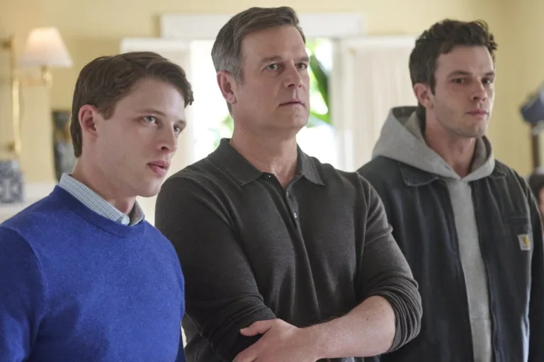 LINE OF FIRE Season 1 Episode 1 -- "Pilot" -- Pictured: (l-r) Taylor Bloom as Russ Hollingsworth, Peter Krause as Mike Hollingsworth, Tommy O'Brien as Mike "Micah" Hollingsworth Jr -- (Photo by: Scott Gries/NBC)