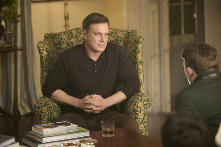 LINE OF FIRE -- "Pilot" Episode 101 -- Pictured: Peter Krause as Mike Hollingsworth -- (Photo by: Scott Gries/NBC)