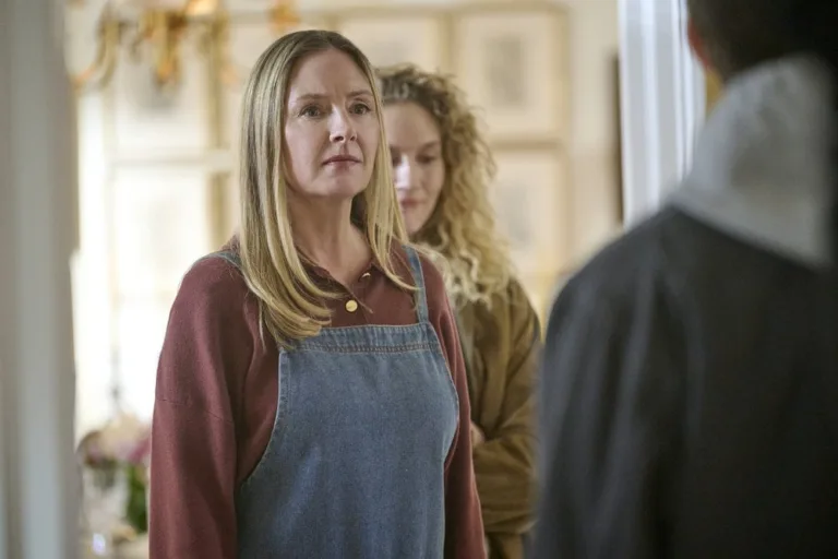 LINE OF FIRE -- "Pilot" Episode 101 -- Pictured: Hope Davis as Jane Hollingsworth -- (Photo by: Scott Gries/NBC)