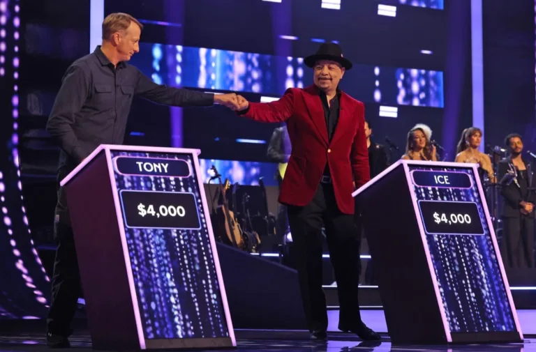 NAME THAT TUNE: L-R: Tony Hawk and Ice-T in the Season Premiere of NAME THAT TUNE airing Monday, Sept. 21 (8:00-9:00 PM ET/PT) on FOX. CR: Sean Gleason/FOX. ©2026 FOX Media LLC.