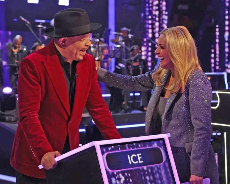 NAME THAT TUNE: L-R: Ice-T and Jane Krakowski in the Season Premiere of NAME THAT TUNE airing Monday, Sept. 21 (8:00-9:00 PM ET/PT) on FOX. CR: Sean Gleason/FOX. ©2026 FOX Media LLC.