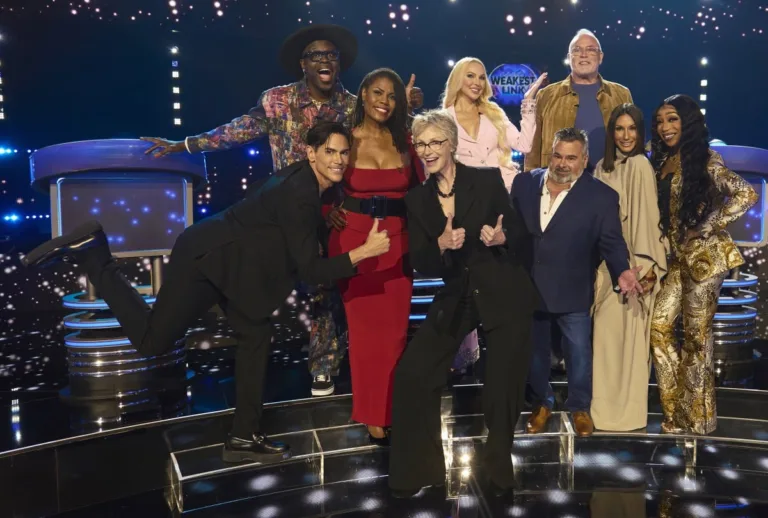 CELEBRITY WEAKEST LINK: Host Jane Lynch with Contestants (L-R:): Tom Sandoval, Bob The Drag Queen, Omarosa, Christine Quinn, Richard Hatch, Big Ed, Monica Garcia and Tiffany Pollard in the CELEBRITY WEAKEST LINK “Reality Villains” Season Premiere episode airing Monday, Sept. 21 (9:01-10:00 PM ET/PT) on FOX. © 2026 Fox Media LLC. CR: Tom Griscom/FOX.