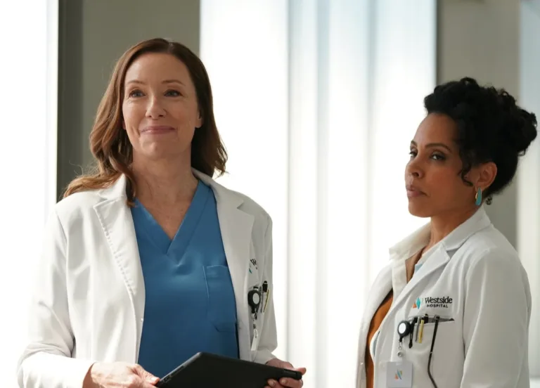 DOC Season 3 Episode 1 : L-R: Molly Parker and Amirah Vann in the “Wherefore Art Thou” Season Premiere episode of DOC airing Tuesday, Sept. 22 (8:00-9:00 PM ET/PT) on FOX. CR: John Medland/FOX. ©2026 FOX Media LLC.
