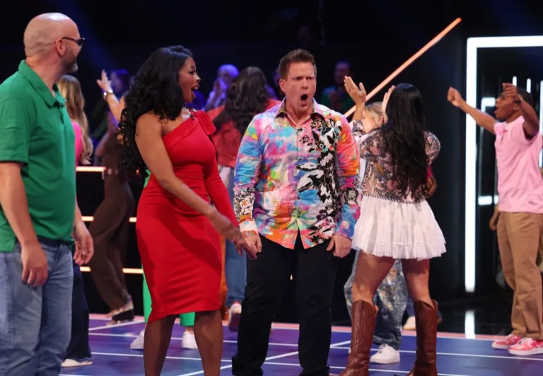 THE FLOOR: Rob Lowe in the Special Season Premiere “100 Champions" episode of THE FLOOR airing Wednesday Sept 23 (8:00-9:00 PM ET/PT) on FOX. CR/ Lorraine O’Sullivan / FOX. ©2026 FOX Media LLC.