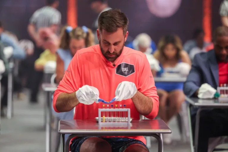 99 TO BEAT: Contestants in the Season Two Premiere of 99 TO BEAT airing Wednesday, Sept. 23 (9:01-10:00 PM ET/PT) on FOX. © 2025 Fox Media LLC. CR: Justin Lynch/FOX.