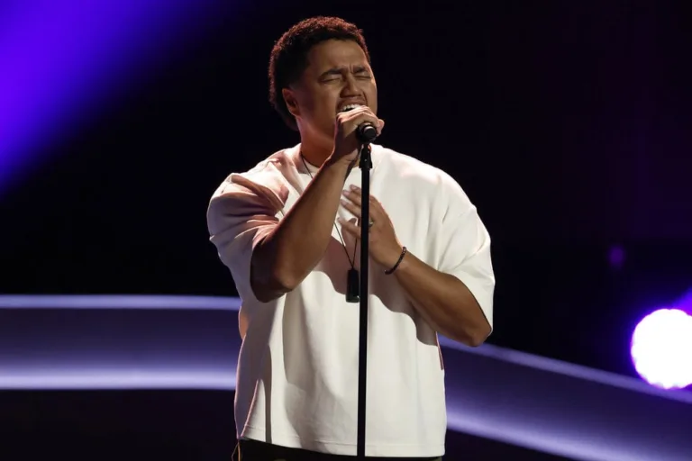 THE VOICE -- "Blind Auditions" Episode 3002 -- Pictured: Johnnie Kapua -- (Photo by: Griffin Nagel/NBC)
