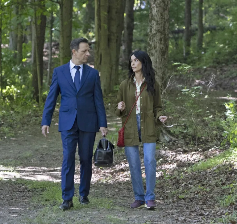 BEST MEDICINE: L-R: Josh Charles and Abigail Spencer in the "Breakin' In Is Hard to Do" episode of BEST MEDICINE airing Tuesday, Sept. 29 (8:00-9:00 PM ET/PT) on FOX. © 2026 Fox Media LLC. CR: Danielle Mathias/FOX.