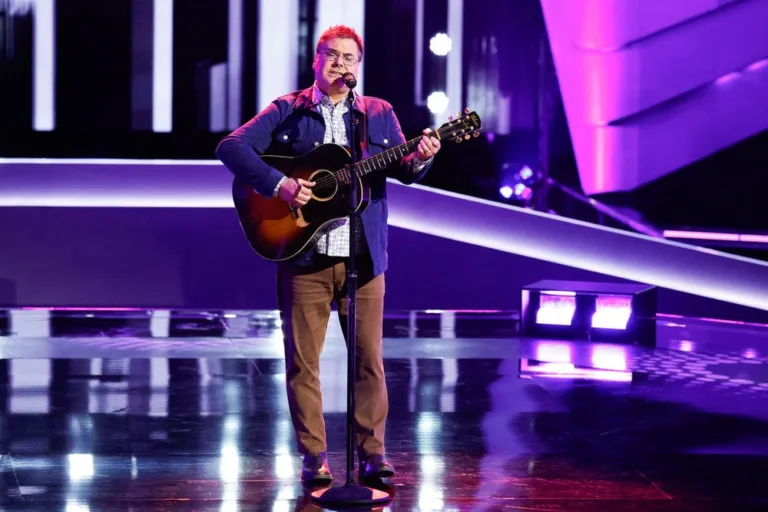 THE VOICE -- "Blind Auditions" Episode 3003 -- Pictured: Kyle Davis -- (Photo by: Griffin Nagel/NBC)