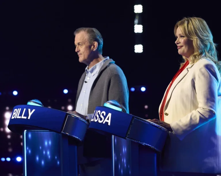 CELEBRITY WEAKEST LINK: L-R: Billy Gardell and Melissa Peterman in the CELEBRITY WEAKEST LINK “8 More Degrees Of Jane” Season Premiere episode airing Monday, Sept. 28 (9:01-10:00 PM ET/PT) on FOX. © 2026 Fox Media LLC. CR: Tom Griscom/FOX.