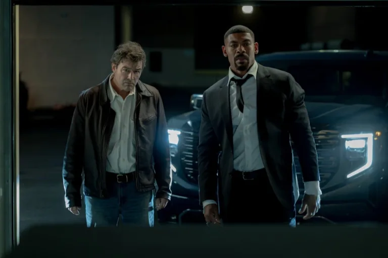 Kyle Chandler, Aaron Pierre LANTERNS Season 1 Episode 7