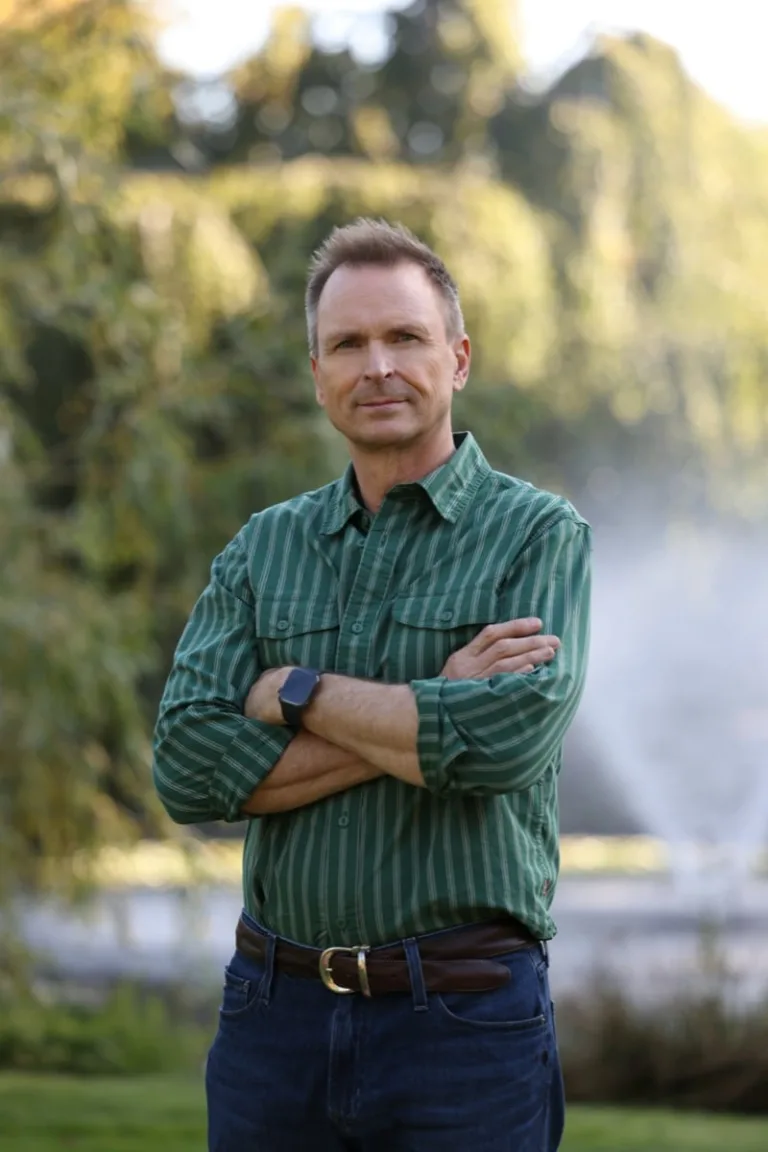 "Sorry Guys, We Used Our Express Pass" -- Coverage of the CBS Original Series THE AMAZING RACE, scheduled to air Wednesday, Sept. 30 (9:30-11:00 PM, ET/PT). Part two airs on Thursday, Oct. 1 (9:30-11:00 PM, ET/PT) Pictured: Phil Keoghan. Photo: Sara Kempner/CBS ©2026 CBS Broadcasting, Inc. All Rights Reserved.