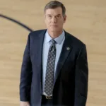 Line of Fire Season 1 Episode 3 -- "There are Two Wolves" Episode 103 -- Pictured: Peter Krause as Mike Hollingsworth -- (Photo by: Ralph Bavaro/NBC)