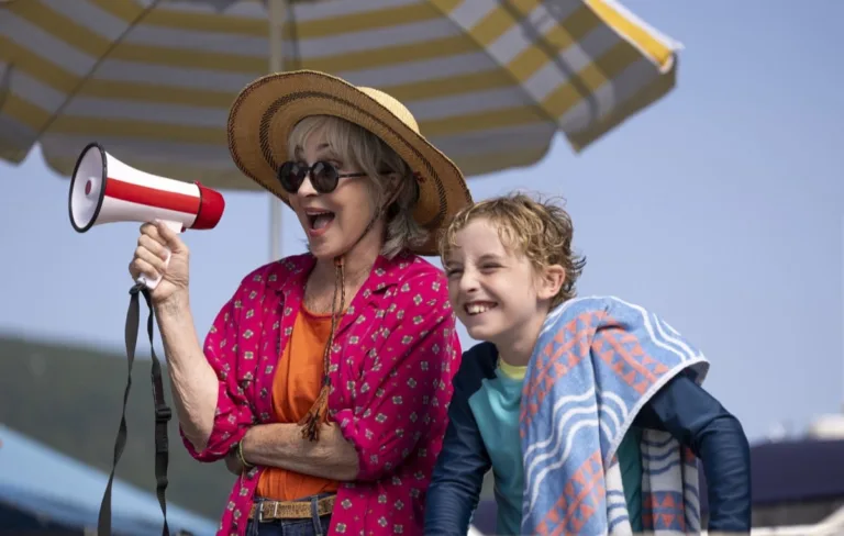 BEST MEDICINE Season 2 Episode 3 : Annie Potts in the “Crate Expectations” episode of BEST MEDICINE airing Tuesday, October 6 (8:00-9:00 PM ET/PT) on FOX. © 2026 Fox Media LLC. CR: Francisco Roman/FOX.