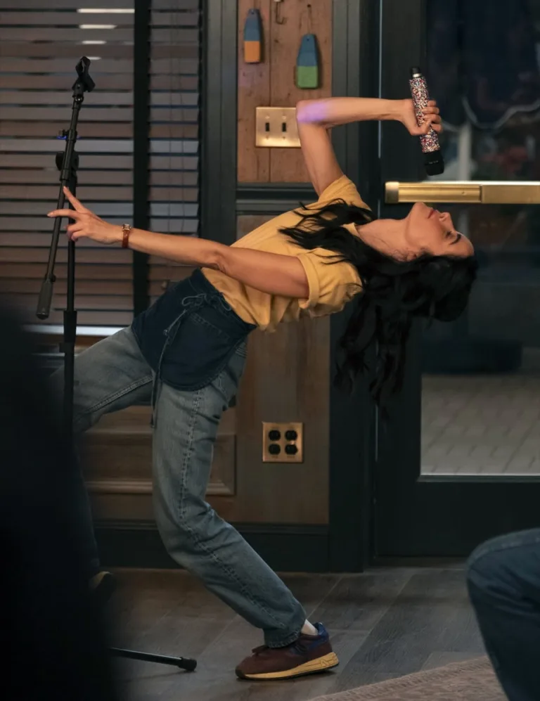BEST MEDICINE: Abigail Spencer in the “Crate Expectations” episode of BEST MEDICINE airing Tuesday, October 6 (8:00-9:00 PM ET/PT) on FOX. © 2026 Fox Media LLC. CR: Francisco Roman/FOX.