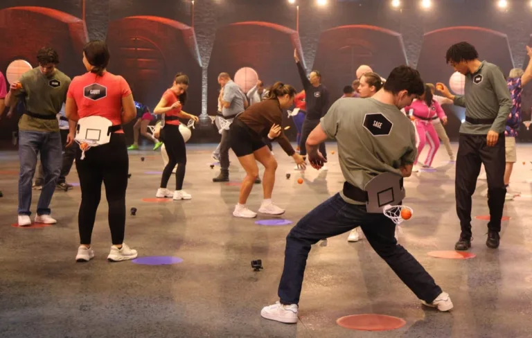 99 TO BEAT: Contestants in the “Gloves are off” episode of 99 TO BEAT airing Wednesday, Sept. 30 (9:01-10:00 PM ET/PT) on FOX. © 2025 Fox Media LLC. CR: Justin Lynch/FOX.