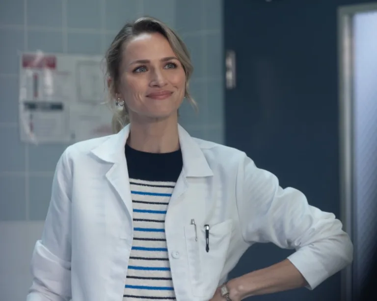 Shantel VanSanten as Trudy Harris smiles in the crime lab in R.J. Decker Season 2 Episode 4.
