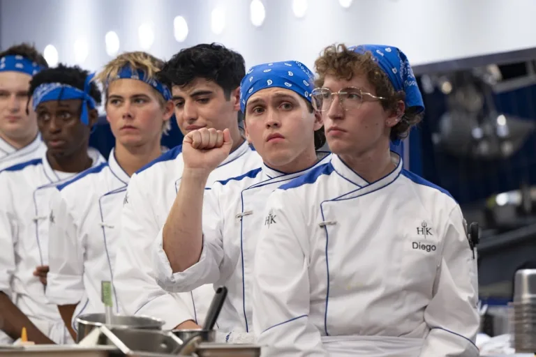 HELL'S KITCHEN: CONTESTANTS in the "Tale of Two Kitchens"  episode of HELL’S KITCHEN airing Thursday, October. 1 (8:00- 9:01PM ET/PT) on FOX. CR: Jeff Neira / FOX. ©2026 FOX Media LLC.