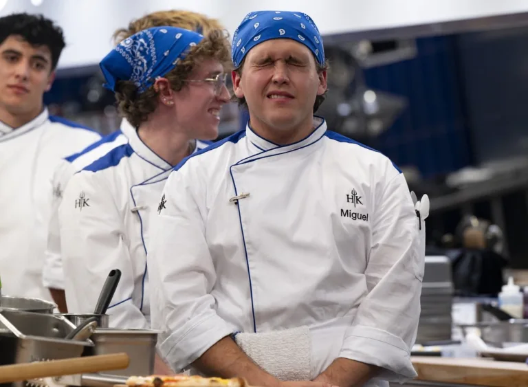 HELL'S KITCHEN: CONTESTANTS in the "Tale of Two Kitchens"  episode of HELL’S KITCHEN airing Thursday, October. 1 (8:00- 9:01PM ET/PT) on FOX. CR: Jeff Neira / FOX. ©2026 FOX Media LLC.