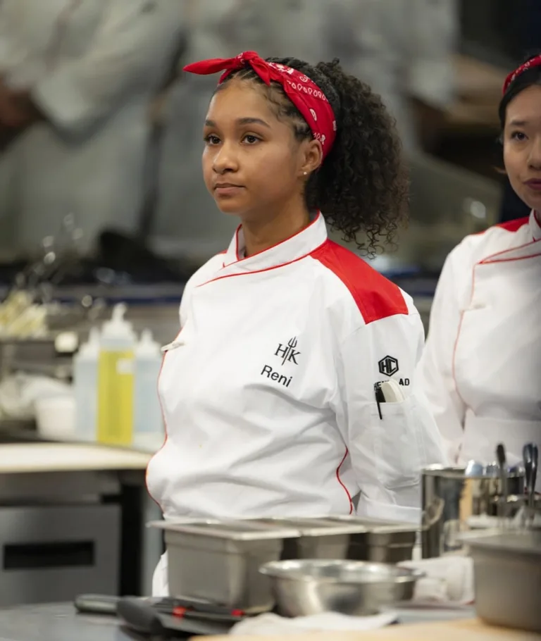 HELL'S KITCHEN: CONTESTANTS in the "Tale of Two Kitchens"  episode of HELL’S KITCHEN airing Thursday, October. 1 (8:00- 9:01PM ET/PT) on FOX. CR: Jeff Neira / FOX. ©2026 FOX Media LLC.