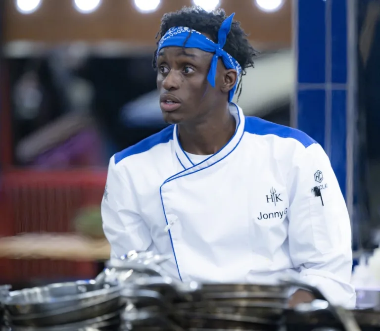 HELL'S KITCHEN: CONTESTANTS in the "Tale of Two Kitchens"  episode of HELL’S KITCHEN airing Thursday, October. 1 (8:00- 9:01PM ET/PT) on FOX. CR: Jeff Neira / FOX. ©2026 FOX Media LLC.