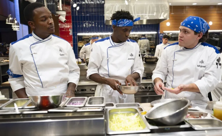 HELL'S KITCHEN: CONTESTANTS in the "Tale of Two Kitchens"  episode of HELL’S KITCHEN airing Thursday, October. 1 (8:00- 9:01PM ET/PT) on FOX. CR: Jeff Neira / FOX. ©2026 FOX Media LLC.