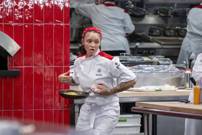 HELL'S KITCHEN: CONTESTANTS in the "Tale of Two Kitchens"  episode of HELL’S KITCHEN airing Thursday, October. 1 (8:00- 9:01PM ET/PT) on FOX. CR: Jeff Neira / FOX. ©2026 FOX Media LLC.