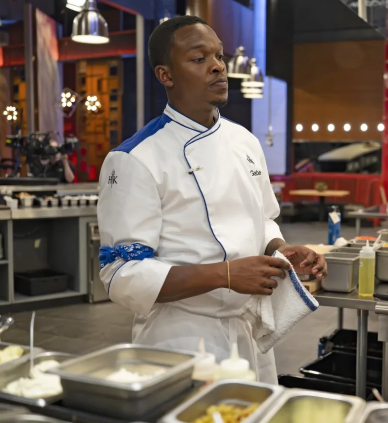 HELL'S KITCHEN: CONTESTANTS in the "Tale of Two Kitchens"  episode of HELL’S KITCHEN airing Thursday, October. 1 (8:00- 9:01PM ET/PT) on FOX. CR: Jeff Neira / FOX. ©2026 FOX Media LLC.