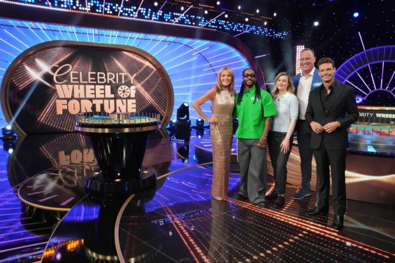 CELEBRITY WHEEL OF FORTUNE - “Gillian Jacobs, Omarion & Matt Iseman” - “Celebrity Wheel of Fortune,” hosted by Ryan Seacrest and Vanna White, welcomes Gillian Jacobs, Omarion and Matt Iseman to spin the world’s most famous wheel in hopes of winning big money for the charity of their choice. FRIDAY, OCT. 2 (8:00-9:00 p.m. EDT) on ABC. (Disney/Eric McCandless) 
VANNA WHITE, OMARION, GILLIAN JACOBS, MATT ISEMAN, RYAN SEACREST