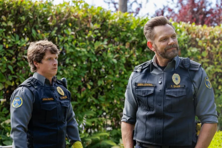 ANIMAL CONTROL Season 5 Episode 2 : L-R: Michael Rowland and Joel McHale in the “Crows & Lizard Legs” episode of Animal Control airing Sunday, Oct. 4 (8:30-9:00 PM ET/PT) on FOX. © 2026 Fox Media LLC. CR: Bettina Strauss/FOX.