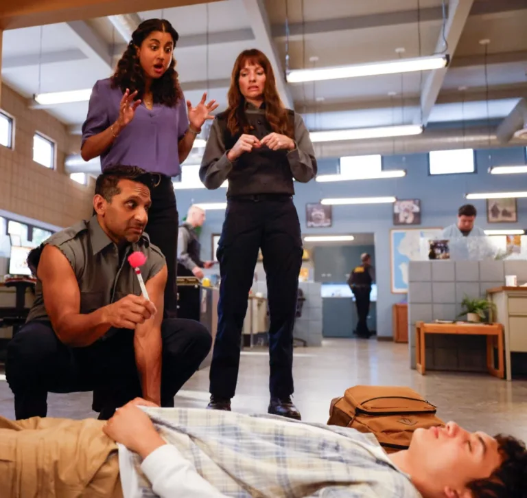 ANIMAL CONTROL: Clockwise from Left: Ravi V. Patel, Vella Lovell, Grace Palmer and Guest star Daxton Grey in the “Crows & Lizard Legs” episode of Animal Control airing Sunday, Oct. 4 (8:30-9:00 PM ET/PT) on FOX. © 2026 Fox Media LLC. CR: Bettina Strauss/FOX.