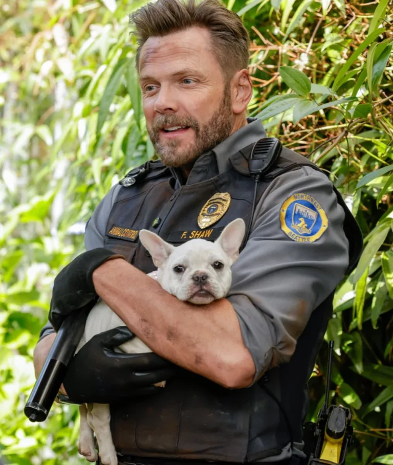 ANIMAL CONTROL: Joel McHale in the “Crows & Lizard Legs” episode of Animal Control airing Sunday, Oct. 4 (8:30-9:00 PM ET/PT) on FOX. © 2026 Fox Media LLC. CR: Bettina Strauss/FOX.