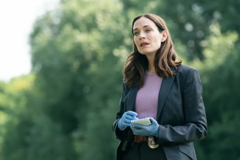 Law & Order Toronto: Criminal Intent Season 2 Episode 1-- “White Squirrel City” - Pictured: Kathleen Munroe as Detective Sergeant Frankie Bateman -- Photo Credit: Robin Cymbaly -- © 2026 All Rights Reserved.