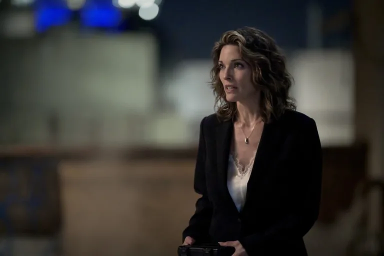 "Omissions" -- CBS Original Series FBI, scheduled to air on Monday, Oct. 12 (8:00-9:00 PM, ET/PT), on the CBS Television Network. Pictured: Alana De La Garza as Special Agent in Charge Isobel Castille. Photo: Bennett Raglin/CBS ©2026 CBS Broadcasting, Inc. All Rights Reserved.