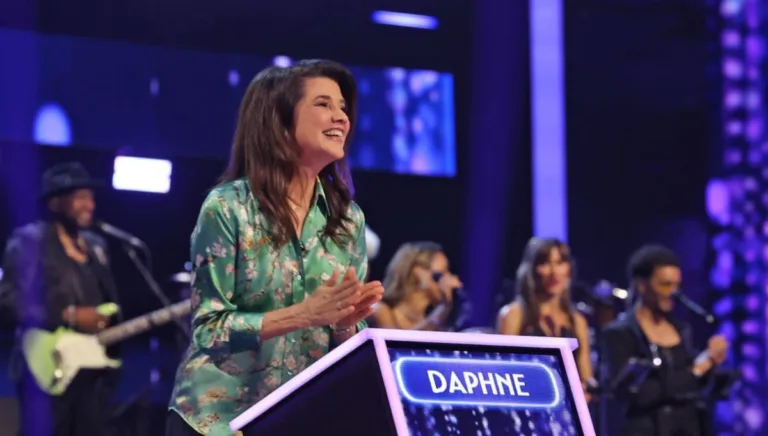 NAME THAT TUNE: Daphne Zuniga in the "It's a '90s Halloween" episode of NAME THAT TUNE airing Monday, OCT. 12 (8:00-9:00 PM ET/PT) on FOX. CR: Lorraine O'Sullivan/FOX. ©2026 FOX Media LLC.