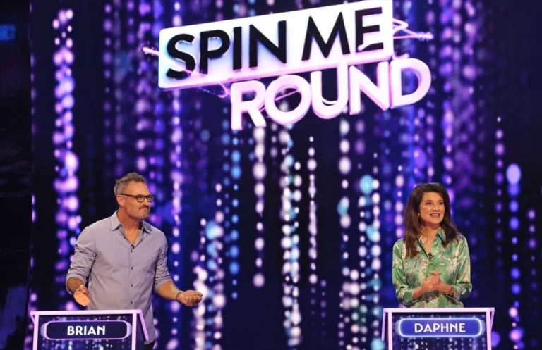 NAME THAT TUNE: L-R: Brian Austin Green and Daphne Zuniga in the "It's a '90s Halloween" episode of NAME THAT TUNE airing Monday, OCT. 12 (8:00-9:00 PM ET/PT) on FOX. CR: Lorraine O'Sullivan/FOX. ©2026 FOX Media LLC.