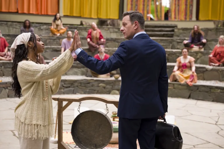BEST MEDICINE: Josh Charles in the “No Place Like Om” episode of BEST MEDICINE airing Tuesday, October 13 (8:00-9:00 PM ET/PT) on FOX. © 2026 Fox Media LLC. CR: Francisco Roman/FOX.