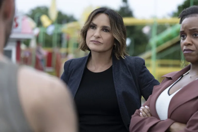 LAW & ORDER SVU Season 28 Episode 2  -- "Midway" Episode 28002 -- Pictured: Mariska Hargitay as Capt. Olivia Benson, Aimé Donna Kelly as Capt. Renee Curry -- (Photo by: Virginia Sherwood/NBC)
