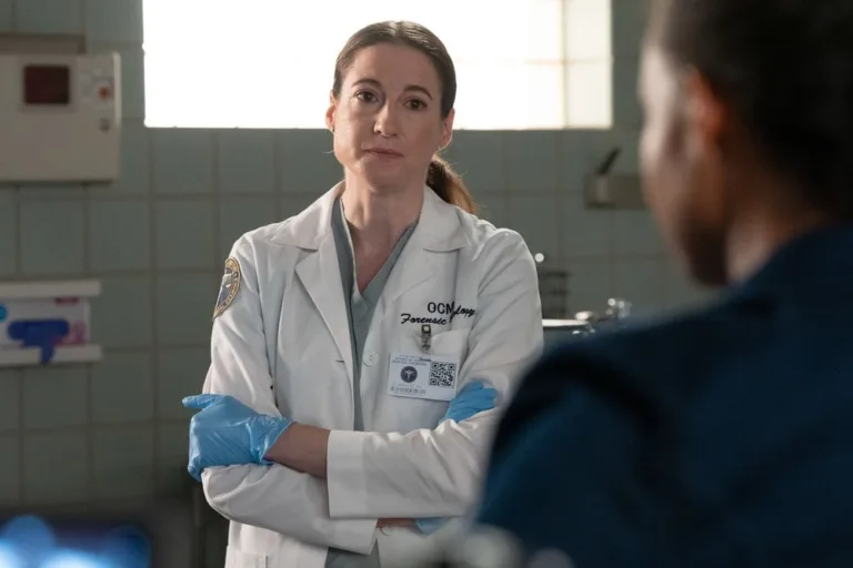 LAW & ORDER: SPECIAL VICTIMS UNIT -- "Midway" Episode 28002 -- Pictured: Renata Friedman as M.E. Horowitz -- (Photo by: Virginia Sherwood/NBC)