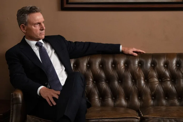 LAW & ORDER SVU Season 28 Episode 2  -- "Midway" Episode 28002 -- Pictured: Tony Goldwyn as D.A. Nicholas Baxter -- (Photo by: Virginia Sherwood/NBC)