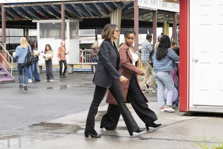 LAW & ORDER: SPECIAL VICTIMS UNIT -- "Midway" Episode 28002 -- Pictured: (l-r) -- (Photo by: Virginia Sherwood/NBC)